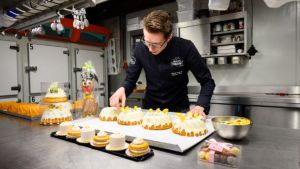 Deze patissier verkoopt liever geen kuikens en hazen. ‘Maar hoe zwart-wit ben je? Is luxe gebak nodig?’
