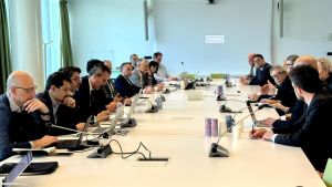 A Voghera sindaci e pendolari incalzano la Regione: «Treni più capienti negli orari di punta»