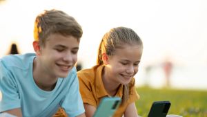 Más allá del “scroll infinito”: el riesgo de vivir en automático