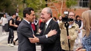 Málaga estalla contra el PP por su Semana Santa: De la Torre, “el mercader del templo”, y el bulo del AVE de Moreno Bonilla