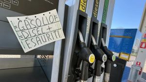 Diesel, caccia allo sconto a Padova: in alcuni distributori i cartelli “tutto esaurito”