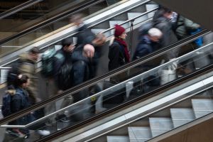 Auferstehung zu Ostern: Am Berliner Hauptbahnhof rollen (fast) alle Rolltreppen wieder