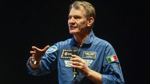 Nespoli e la terra guardata dallo spazio: «È bellissima e noi dobbiamo proteggerla»