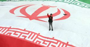 L’Iran se rend ou l’Iran rempile ? par Mathieu Lindon