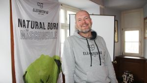 Quietschgrün in die Moderne: Der radikale Wandel bei der Elefanten AG