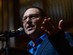 Gunter: Federal NDP doomed after abandoning traditional, big-tent labour roots Don Davies, the Vancouver New Democrat MP who served as his party’s interim leader until the election of Avi Lewis last weekend, cautioned party members last December that if the NDP wanted to avoid another drubbing at the polls, it should focus on working people’s issues instead of becoming obsessed with identity politics.