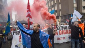 Once buques desviados a Gijón y pérdidas millonarias: el impacto de la huelga de estiba en Avilés