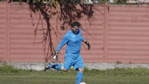 Lomellina, Corrado Parino rimette i guanti a 46 anni. «Vinco, poi mi dedico al padel»