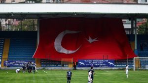 (VIDEO) Neverovatan pogodak: Golman postigao gol sa 80 metara u Turskoj