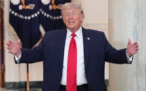 Trump: Iran faces ‘all hell’ if it doesn’t make a deal or open Hormuz in 48 hours