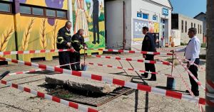 FOTO Otvorila se golema rupa duboka više od 10 metara: Općina hitno upozorila mještane na opasnost