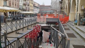 Pavia, il Comune vuole (ancora) sfrattare i commercianti dal mercato ipogeo