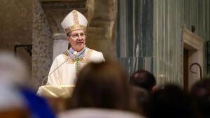 “Non sciupiamo la vita”: è il messaggio del vescovo Trevisi alla messa di Pasqua