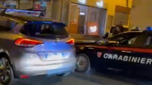 Rissa in piazza Goldoni a Trieste: i protagonisti fermati dai carabinieri
