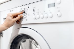 8 ciklusa pranja u mašini za koje stručnjaci za veš kažu da ne treba da ih ignorišete