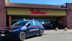 Inquadrato in un video per TikTok, prende a testate l’autore: «Non voleva cancellarlo»