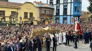 La Procesión del Encuentro cierra con multitud de fieles la Semana Santa de Candás: “Nunca se puede faltar”