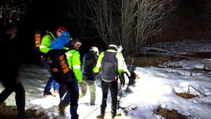 Si perdono nei boschi innevati lungo la Via del Sale: salvate due donne