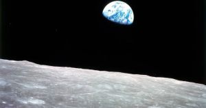 Irnos a la Luna no suena descabellado por si estalla la guerra