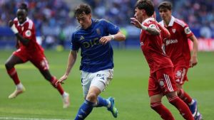 Victoria de superviviente: el Oviedio tira de coraje ante el Sevilla