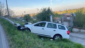 Stradella, si schianta in auto al rientro dal pranzo di Pasqua: soccorso 60enne