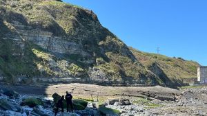 Identificado el cadáver encontrado en la playa gijonesa de Peñarrubia: su familia había denunciado su desaparición hace días en Noreña