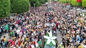 Neşe ve coşkuya hasret kaldık