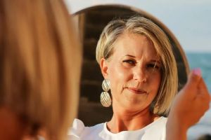 Study discovers people don’t age steadily, but in dramatic bursts at two specific ages