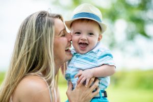 Busy mom gets blindsided by elderly man’s off-the-cuff remark in the very best way