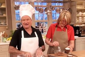 Robin Williams and Martha Stewart barely keep it together in this classic cooking segment