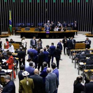 Com troca-troca de partidos, Câmara confirma hegemonia conservadora