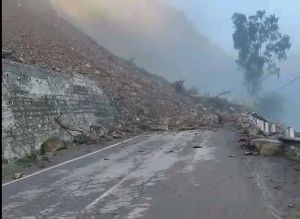 Srinagar-Jammu highway shut for traffic after landslide in Ramban