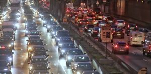 Politiques climatiques : comment convaincre les électeurs centristes et obtenir des majorités ?