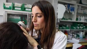 Epidemia de alopecia entre las adolescentes: el ozempic, las dietas y el 'clean look', sus causas