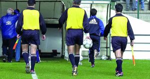 A malta quer é ler comunicados e ter razão, o jogo logo se vê...