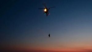 Recupero estremo nella scarpata: le immagini dell'intervento complesso e decisivo dei soccorritori