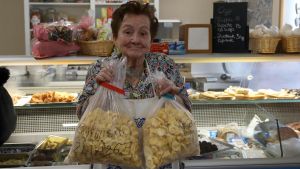 Il negozio di Anna, emporio totale dal 1954. “Avevamo la licenza anche per armi e sigarette”