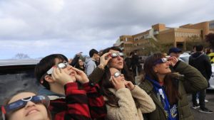 Charlas, observaciones solares, visitas al planetario... Gijón se prepara para disfrutar del eclipse total de sol