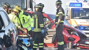 Schianto tra 5 auto sul ponte del Piave: due feriti, caos traffico