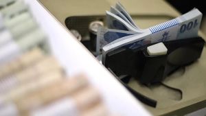 Takipteki krediler bir yılda ikiye katlandı