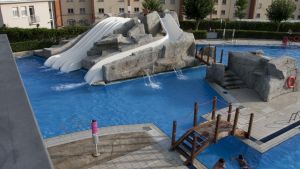 Al INDAF sobre las piscinas de Larrabide