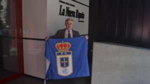 Palabra del quinto jugador con mas partidos en los 100 años del Oviedo: 