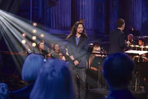 « Le Grand Échiquier » : une soirée d’hommages passionnante et frustrante à Serge Gainsbourg sur France 2