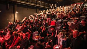 La llengua com a camp de batalla: entre el rebuig i la identitat