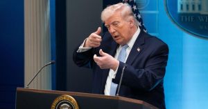 Trump insiste en su amenaza tras la finalización del plazo de su ultimátum: “Devolveremos a Irán a la Edad de Piedra”