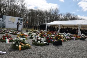 »Kufiyas in Buchenwald« will wegen verbotener KZ-Mahnwache klagen