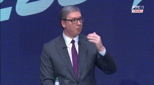 Vučić zaboravio knjigu „Kako sam pobedio obojenu revoluciju“