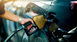 ¿Que la gasolina está cara? Pues se emite deuda y tema solucionado