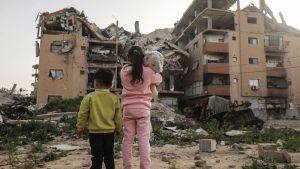 Cicatrici invisibili: gli effetti della guerra sui bambini, dall'ansia al Dna