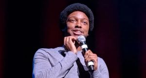 Comedian struggles to accurately explain how people used to get online with AOL